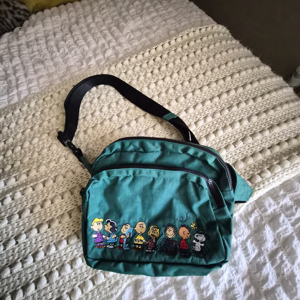 BAGGU PEANUTS FANNYPACK